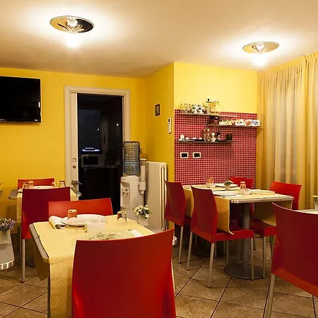 Santa Caterina בית הארחה 3*